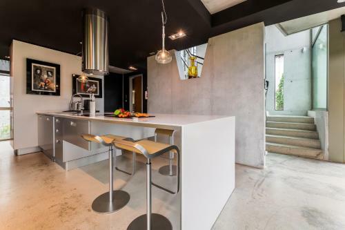 Villa Borobil: Heated Pool, Barbecue & Gardens
