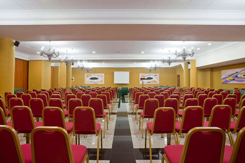 Hotel Ilunion Les Corts Spa