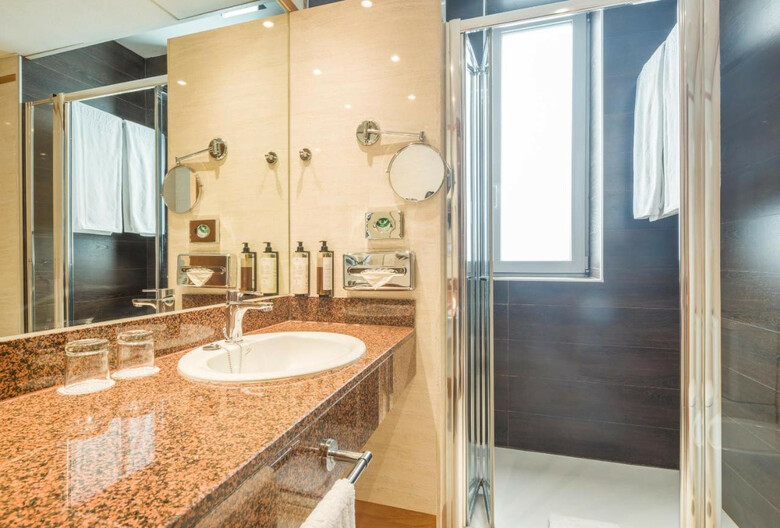 Hotel Ilunion Les Corts Spa