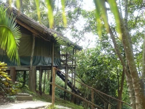 Hotel Supreme Adventure Park Bunyonyi