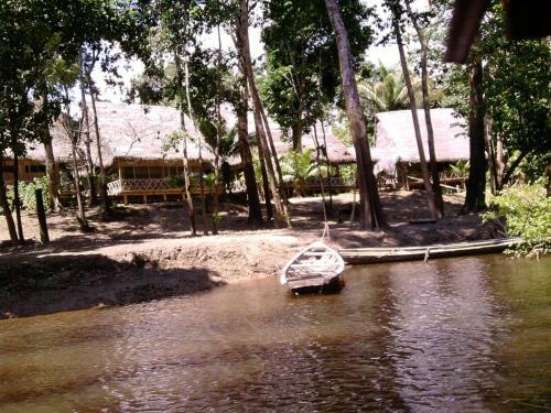 Hostal Lodge Jungle Wolf Expeditions