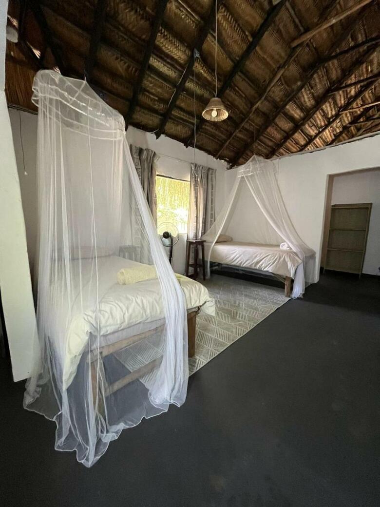 Mango Beach Lodge