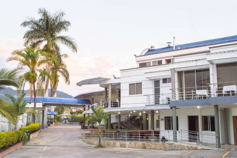 Hotel Catama Inn