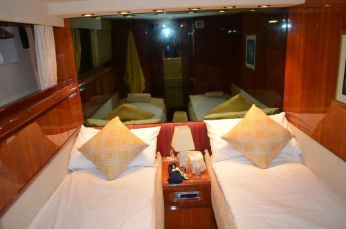 Ocean Breeze Voyager Yacht