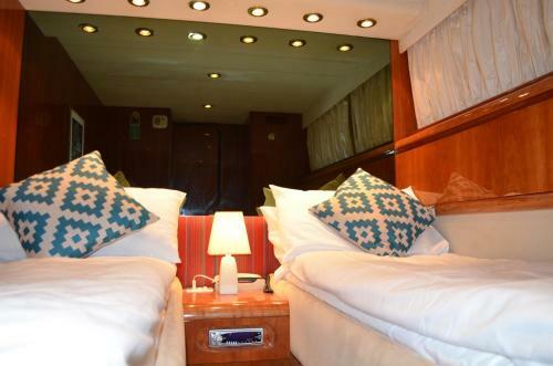Ocean Breeze Voyager Yacht