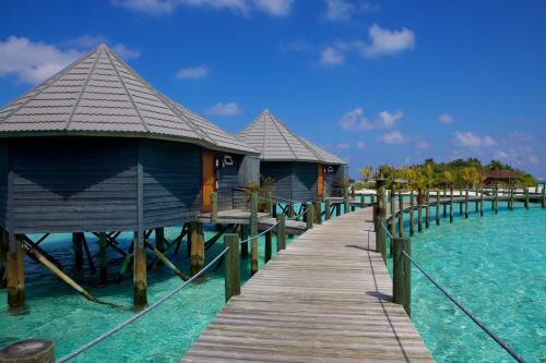 Hotel Komandoo Island Resort & Spa