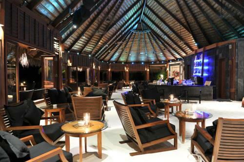 Hotel Komandoo Island Resort & Spa