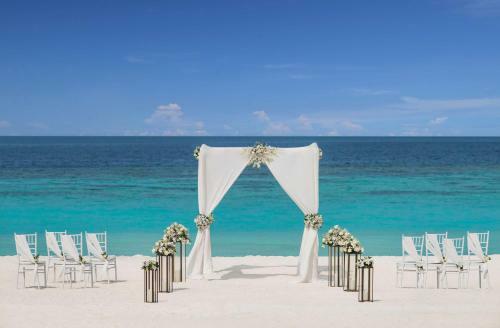 Hotel The St. Regis Maldives Vommuli Resort