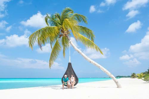 Hotel Holiday Island Resort
