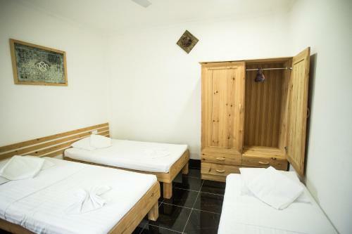 Hostal Faza View Inn