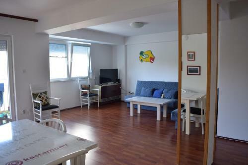 Two Bedroom Apartment Near Centre