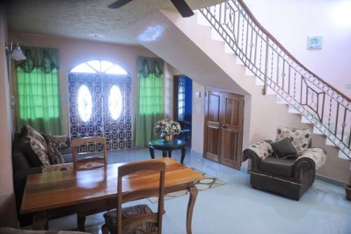 Hostal Eagle's Nest