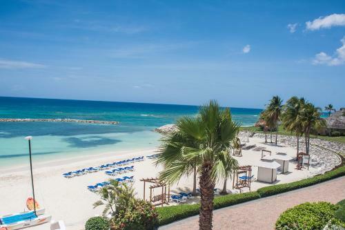 Apartamentos Palmyra Luxury Beach Condos