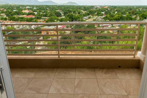 Apartamento Modern Decor Over Looking City 24/7 Security