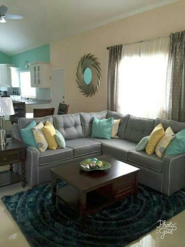 Caymanas Estate Beautiful Three Bedroom House