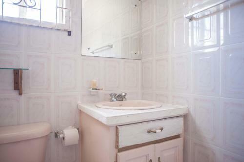 Hostal Queen Elizabeth House