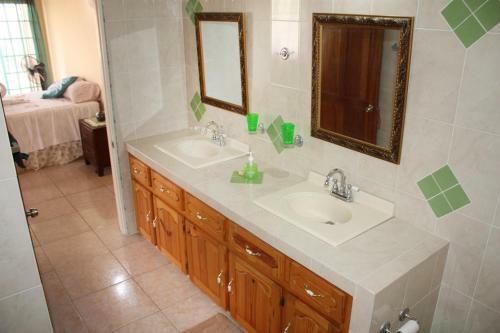 Villa Rayann's Place