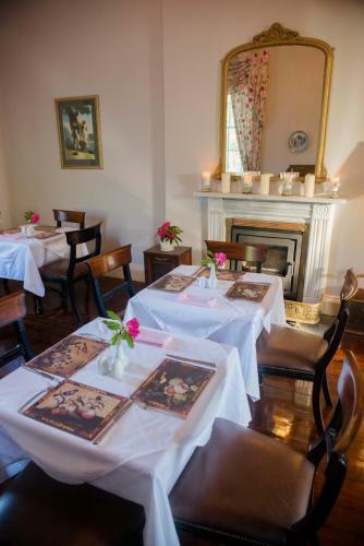 Hostal Crosshaven House