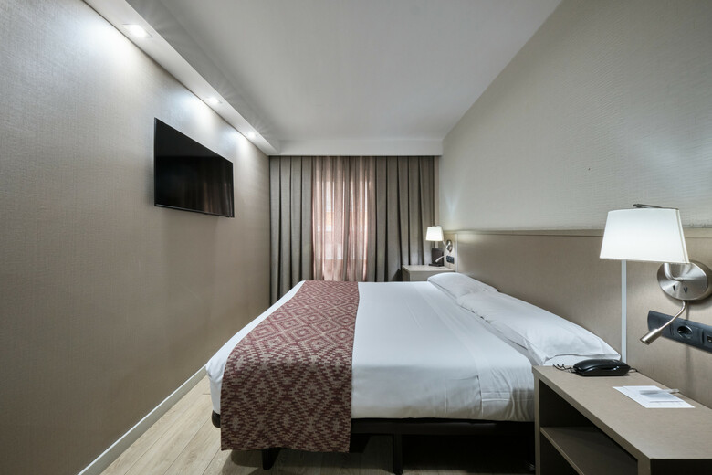 Hotel Catalonia Park G�ell