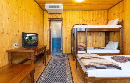 Holiday Village Apriltsi