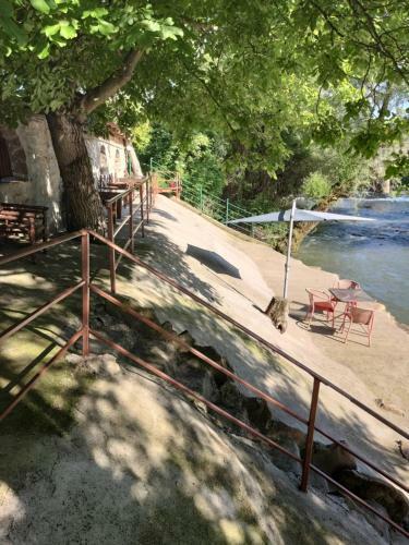 Hostal Kyshta Za Gosti Tam Krai Rekata