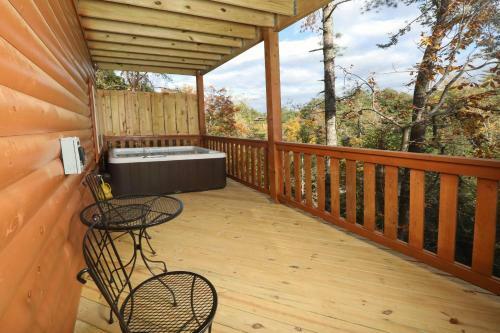 651 Country Oaks Dr Cabin