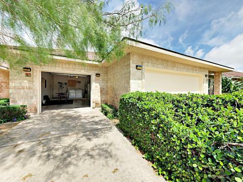 44 Golf House Rd Townhouse Townhouse