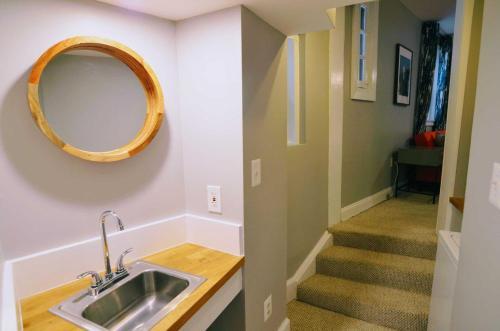 1331 Northwest Apartment #1066 Apts