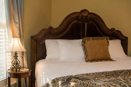 Oak Hill On Love Lane Bed And Breakfast Inn