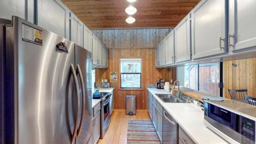 Family Mountain Chalet - 2br/2ba