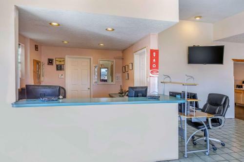 Motel Econolodge Inn & Suites