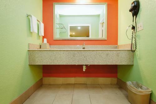 Motel Palace Inn - Channelview