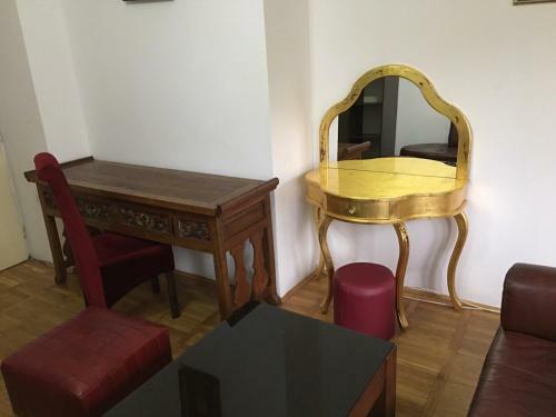 Hostal Hram Rooms