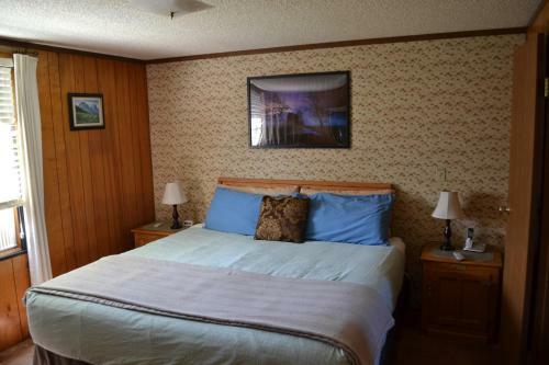 Motel White Eagle Inn & Family Lodge