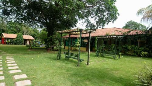 Hostal Casa De Campo Charme Da Serra Da Bodoquena