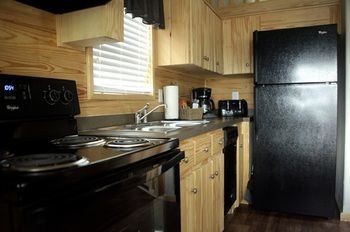 Hill Country Cottage & Rv Resort