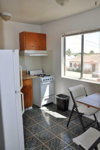 Motel Lax Suites