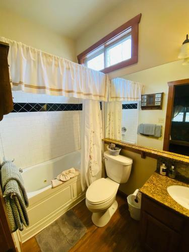 Bed & Breakfast All Seasons Treehouse Village