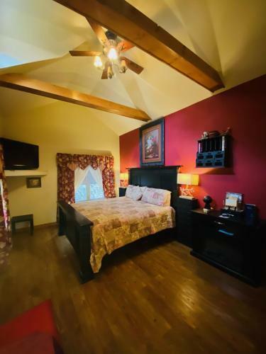 Bed & Breakfast All Seasons Treehouse Village
