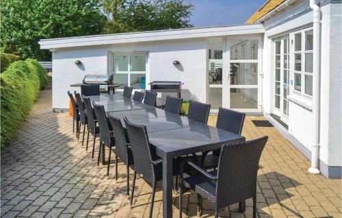 Eight-bedroom Holiday Home In Ebeltoft