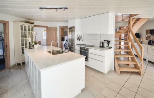 Eight-bedroom Holiday Home In Ebeltoft