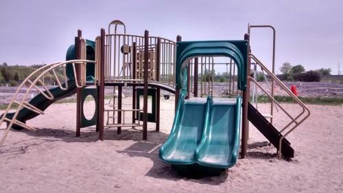 Hotel 2 Bedroom Cottage On Cherry Beach