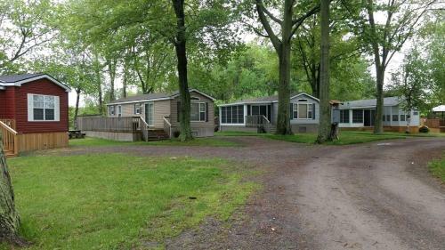 Hotel 2 Bedroom Cottage On Cherry Beach