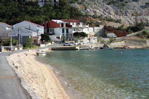 Hostal Triple Room Metajna 6487n