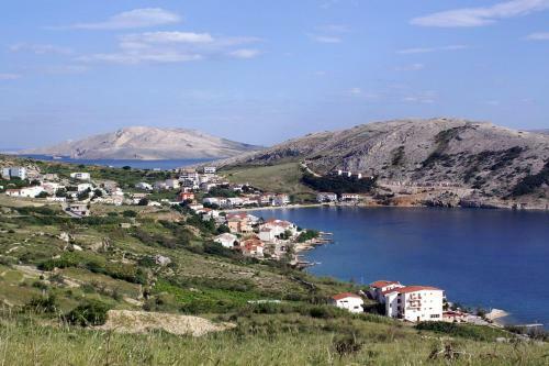 Hostal Triple Room Metajna 6487n