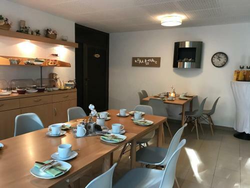 Hostal Waldpension Brake