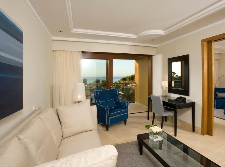Hotel Kernos Beach