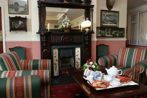 The Rhu Glenn Country Club Hotel