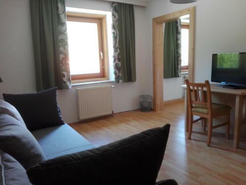 Hostal Familiengasthof Zirmhof