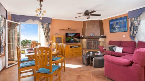 Lloret De Mar Villa Sleeps 8